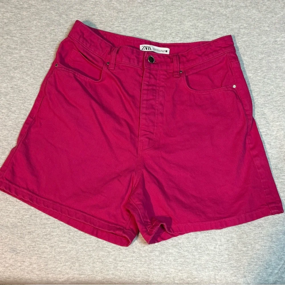 Zara‎ High-Waisted Fuchsia Denim Shorts 🌺